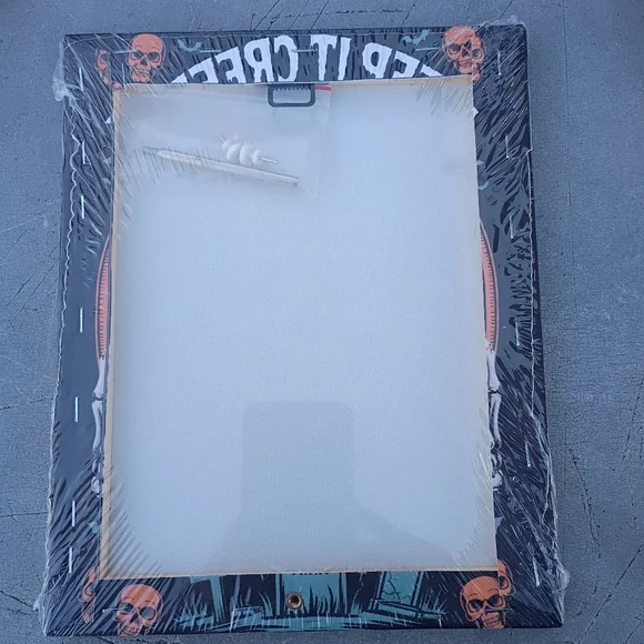 2/$20 NWT Keep It Creepy Gothic Halloween Wooden Canvas Art Frame - Picture 2 of 4